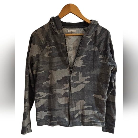 Maurice's - Lightweight Tapered Fitted Camo Hoodie​​​ - Picture 2 of 6